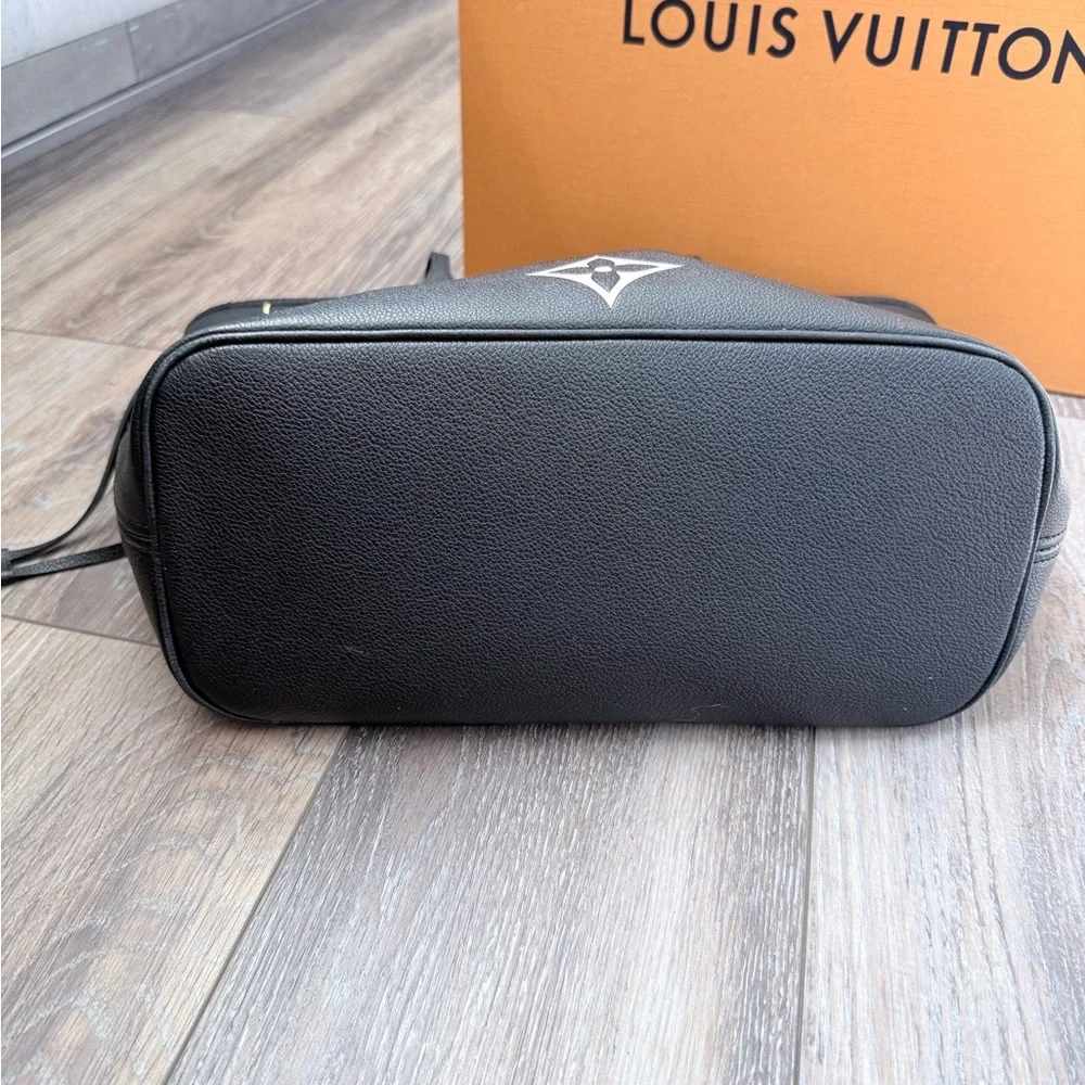 Louis Vuitton Neverfull MM - Picture 3 of 9